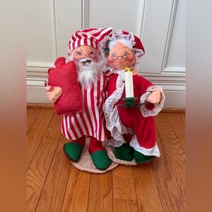 Annalee 1992 Santa & Mrs. Claus Christmas PJs candle hot water bottle dolls